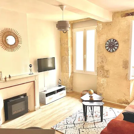 Apt En Plein Centre Ville D'Auch - 1 Ch, Calme, 1Er Et - Facile De Se Garer